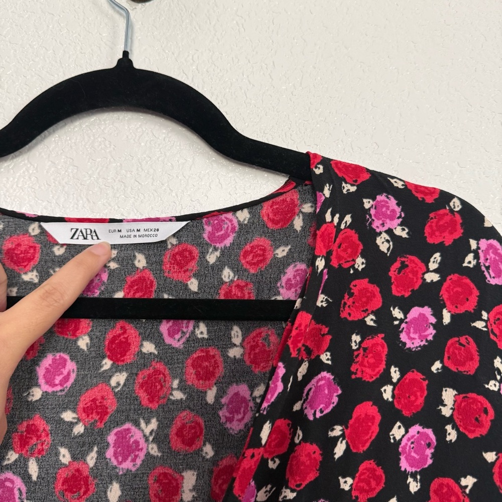 Zara V Neck Floral Maxi Dress in Pink Red Black Medium - Picture 4 of 7
